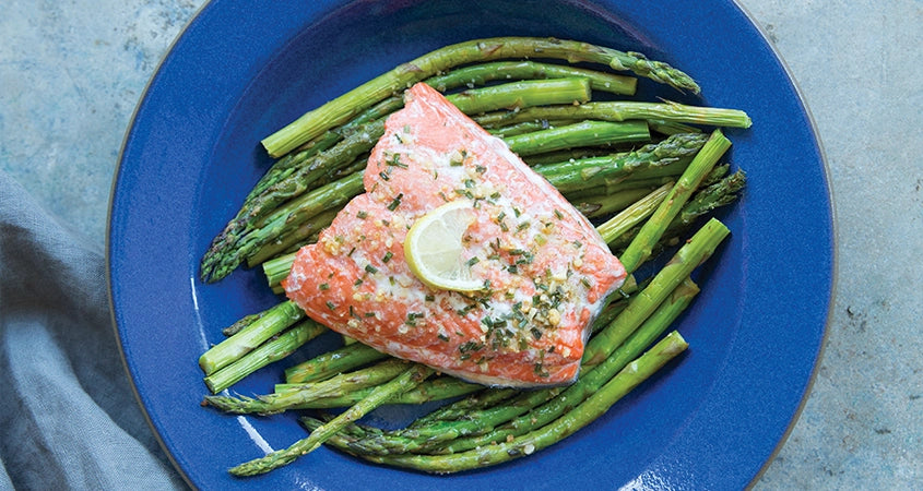SUPER GARLIC SALMON & VEGETABLES