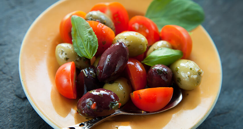 TOMATO & OLIVE SALAD