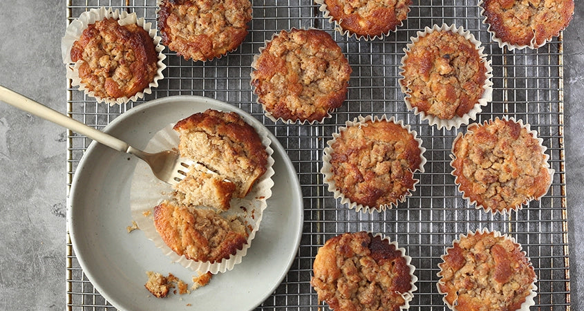 APPLE CINNAMON COFFEE CAKE MUFFINS