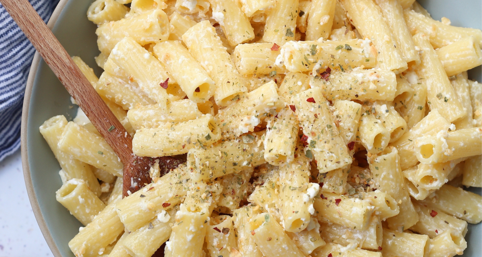CREAMY GARLIC & FETA PASTA