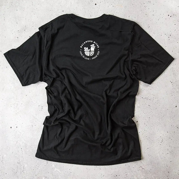 {{ featured_image.alt | escape }}