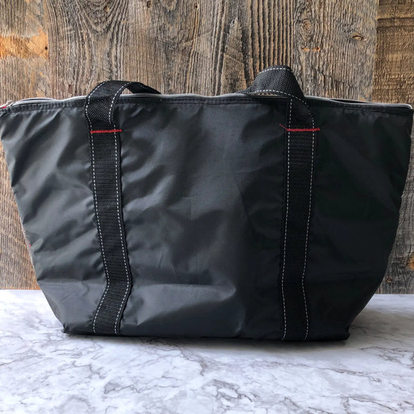 {{ featured_image.alt | escape }}